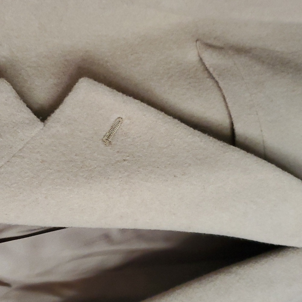 Brooks Brothers sport coat - Picture 2 of 8